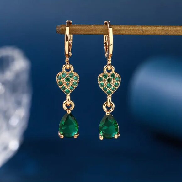 14K Gold Hanging Drop 2ct Green Emerald Gemstone Earrings 14 K